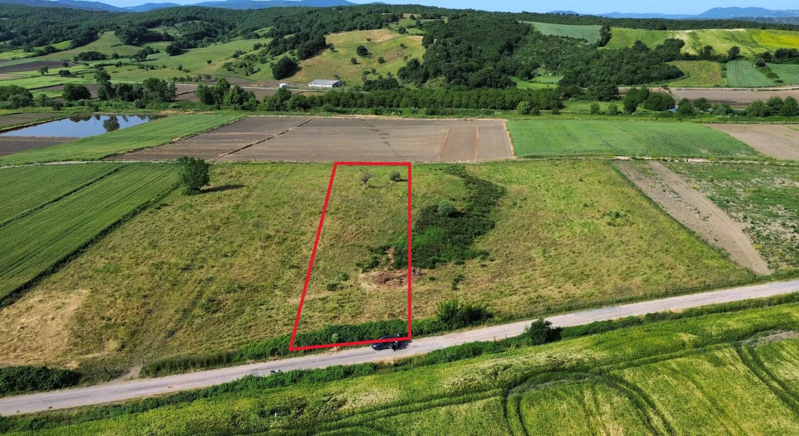 BİGA YUKARIDEMİRCİ'DE OTOYOL VE KÖYE YAKIN 4144 M2 SATILIK TARLA